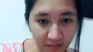 Kakak Ais Mulai Nakal Pamer Belahan Susu ID 81201207 Mango