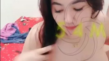 Cici cantik dientot om-om